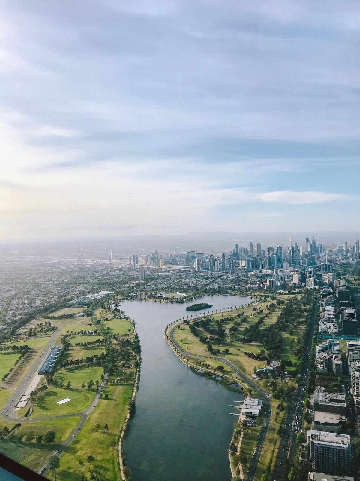 There is always something to do in Melbourne and hence, there is always a rental demand here. (Source: Tiff Ng from Pexels)